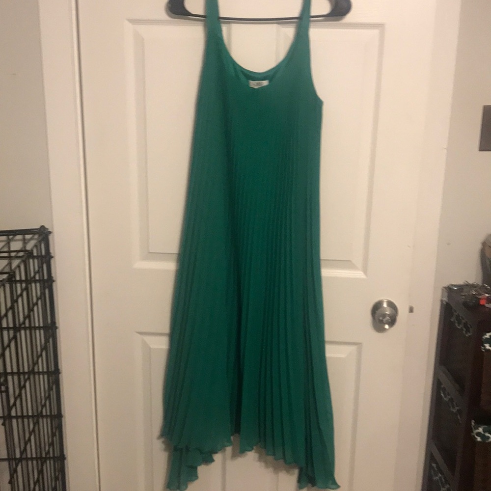 Kelly Green Pleated Dress